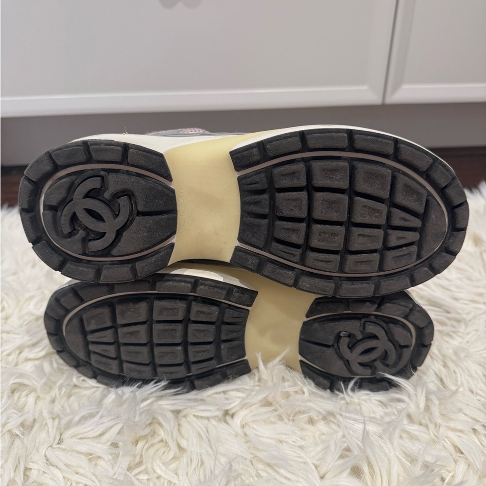CHANEL Women's Metallic Silver and Pink Sneakers - Picture 7 of 9